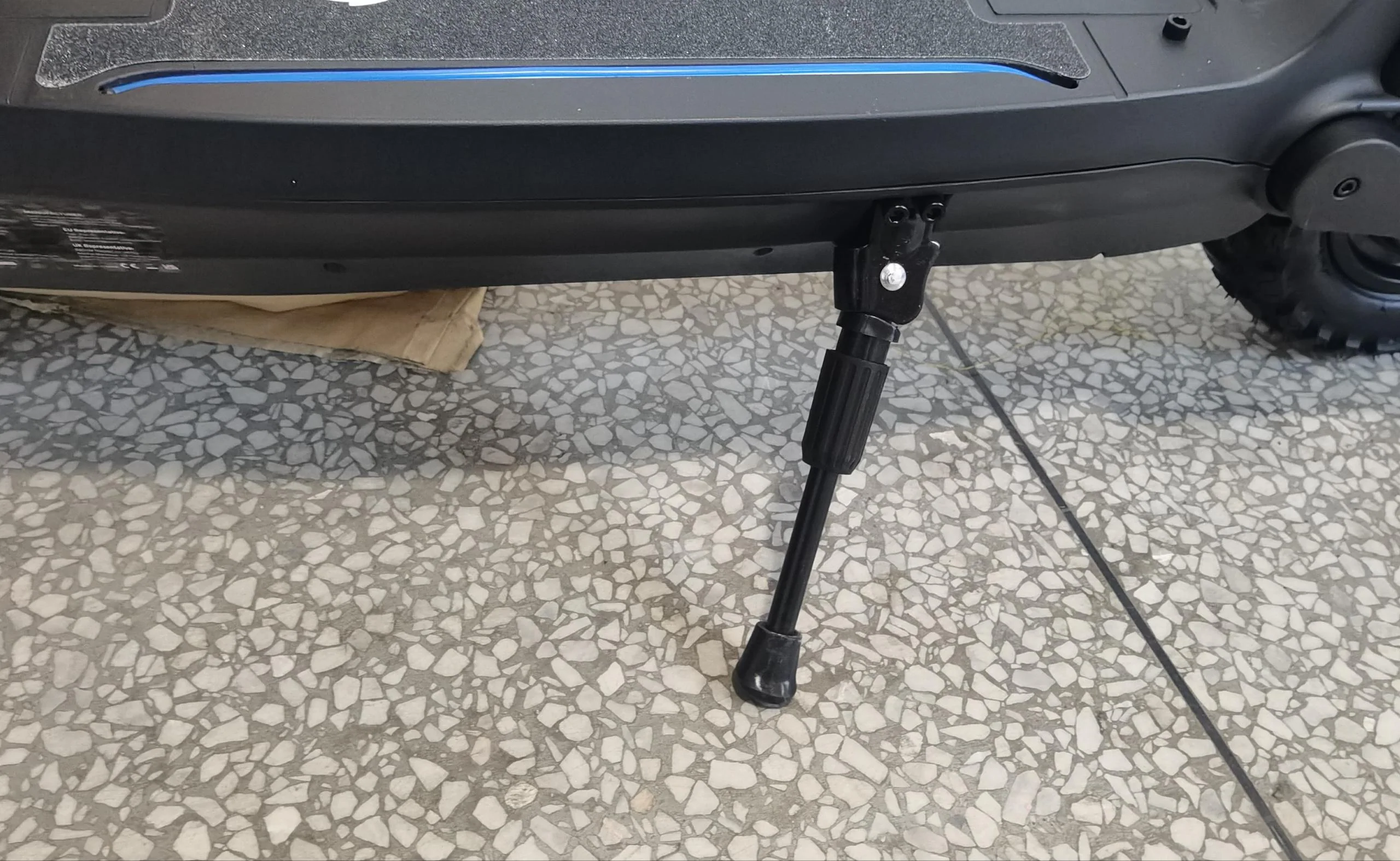 Kickstand with fixing screws For GT2